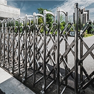 多年來專注硬質(zhì)快速門、工業(yè)滑升門